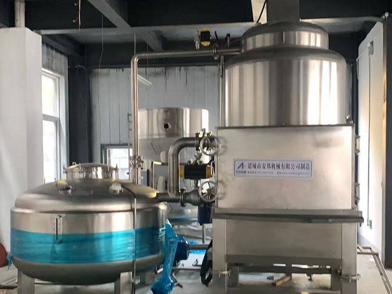 Shaanxi fruit and vegetable chips low-temperature frying processing site